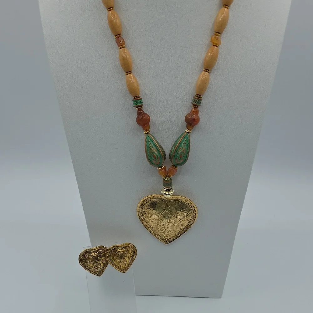LR Lady Remington Colorful Medallion Necklace Wooden Beads And Earrings